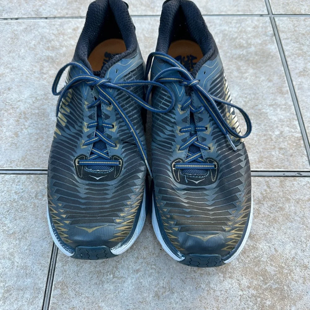 HOKA ONE ONE - M ARAHI MIDNIGHT NAVY/METALLIC GOLD